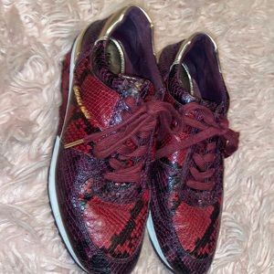 MICHAEL KORS SNEAKER SIZE 8 WOMENS